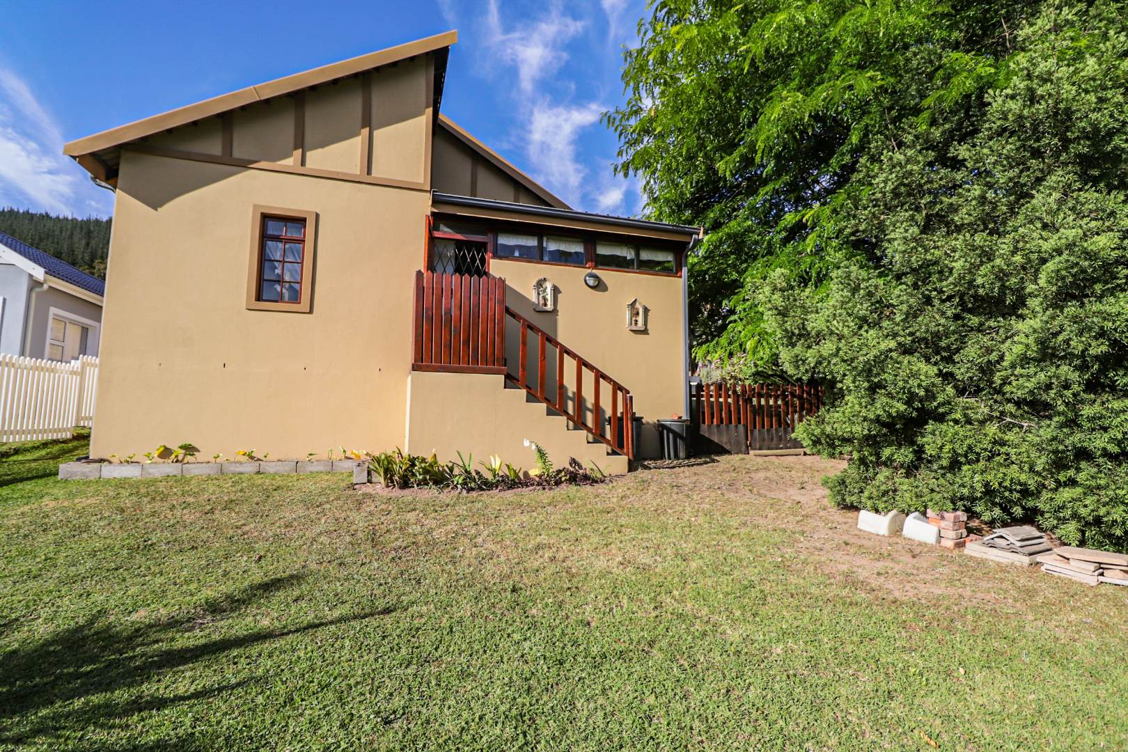 2 Bedroom House For Sale in Sedgefield Central RE/MAX™ of Southern Africa