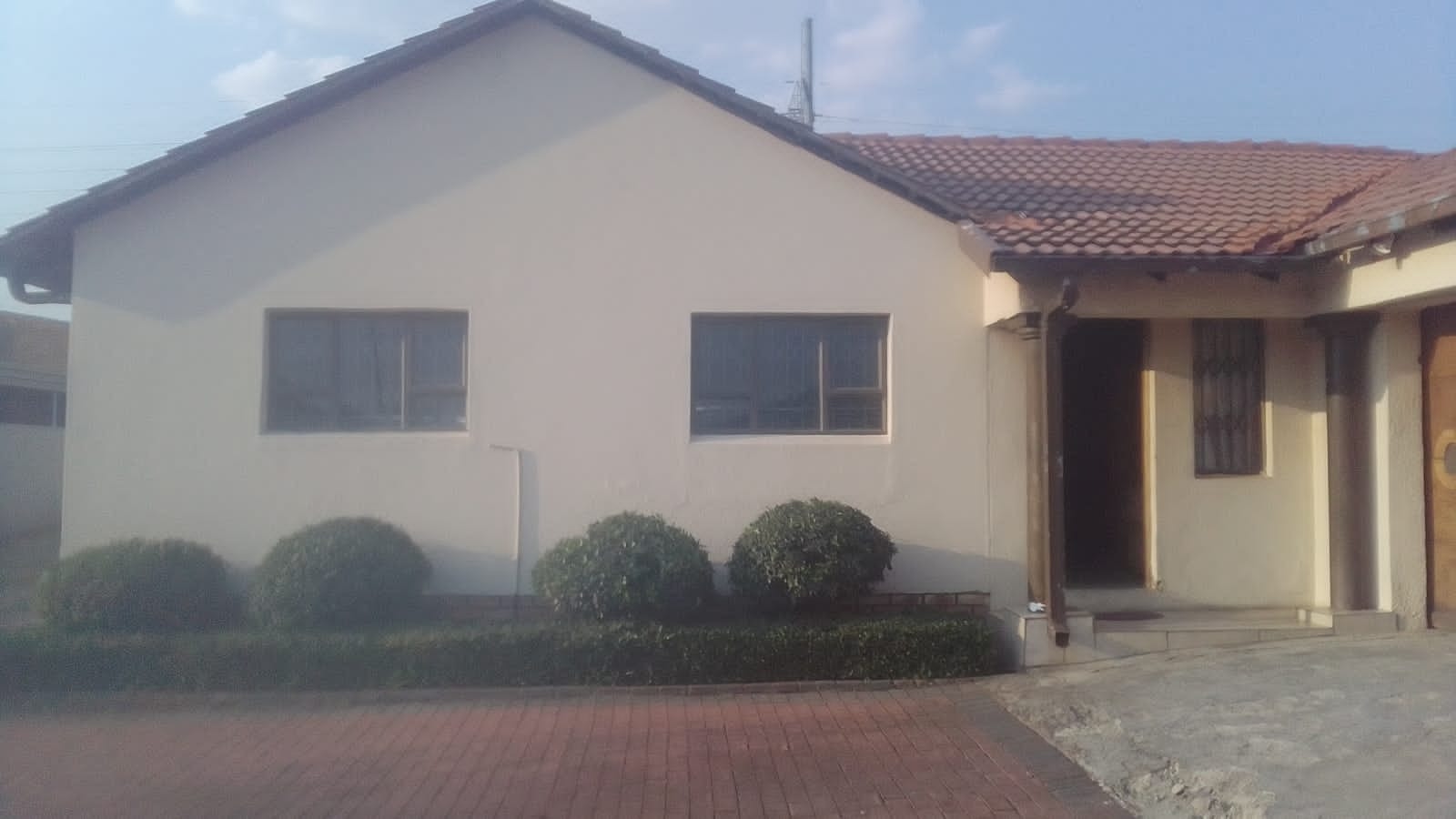 4 Bedroom House For Sale in Meredale RE/MAX™ of Southern Africa