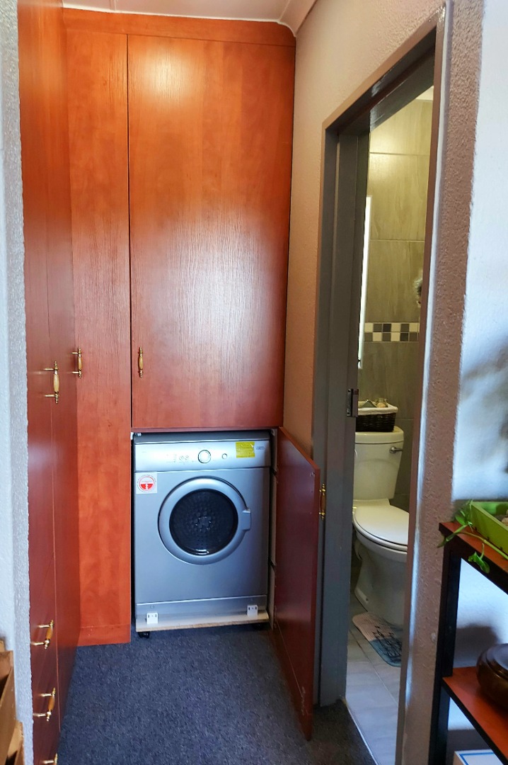 2 Bedroom Apartment / Flat For Sale in Mafikeng Central RE/MAX™ of