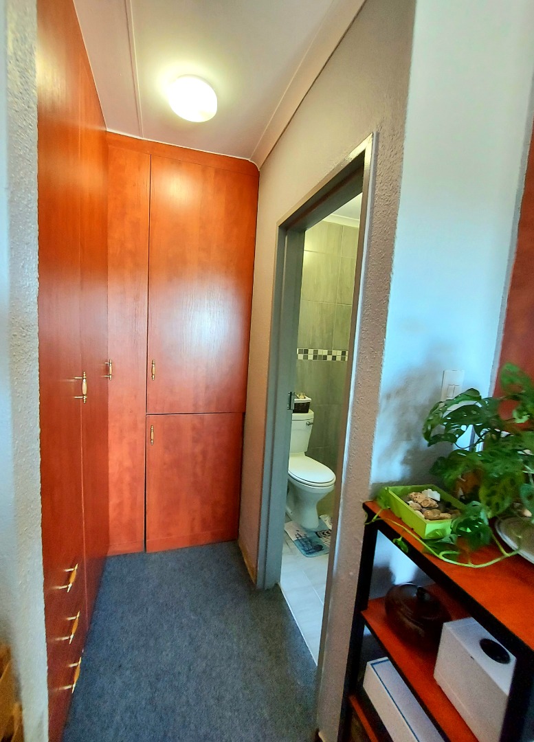 2 Bedroom Apartment / Flat For Sale in Mafikeng Central RE/MAX™ of