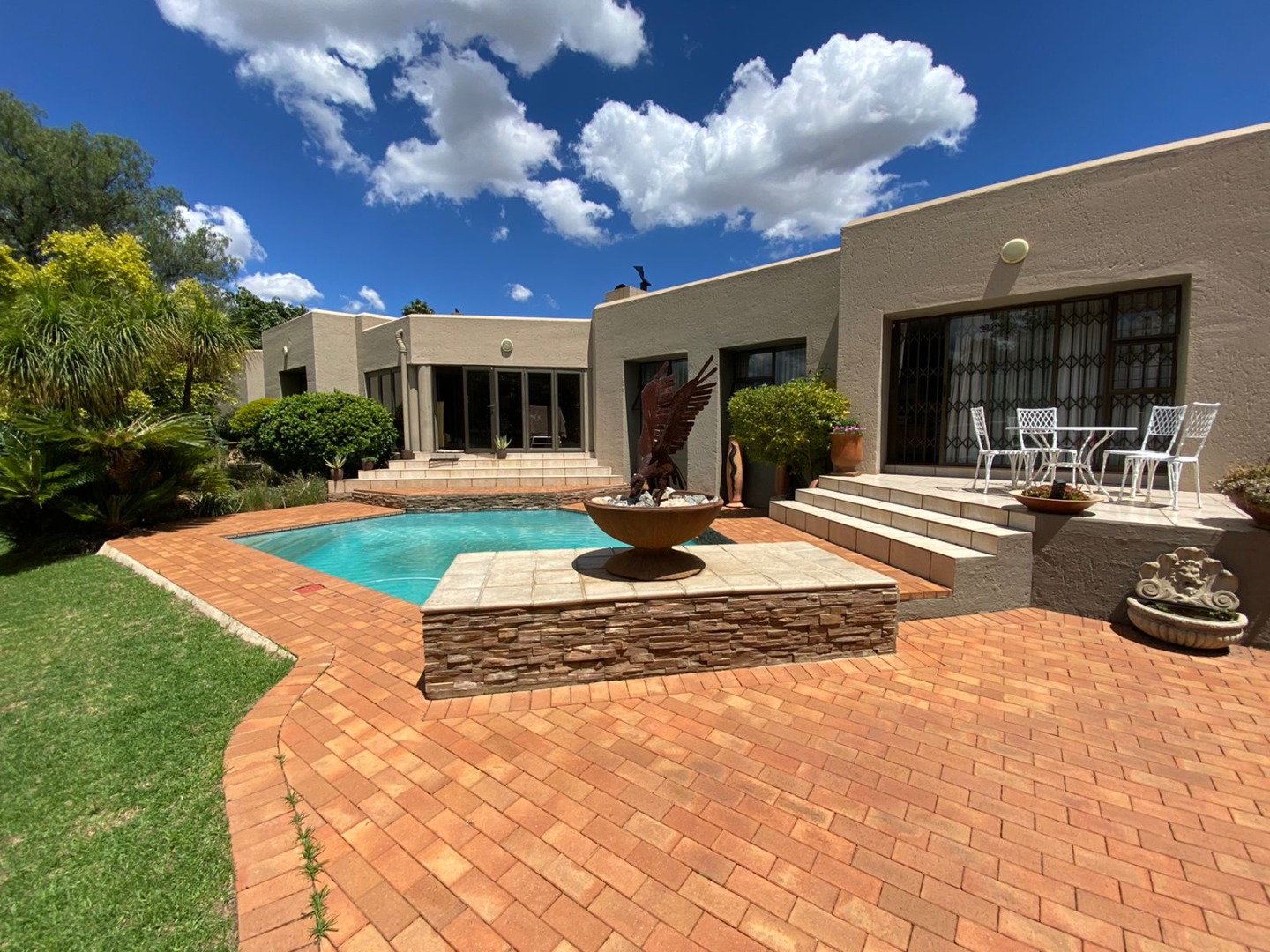 4 Bedroom House For Sale in Noordheuwel RE/MAX™ of Southern Africa