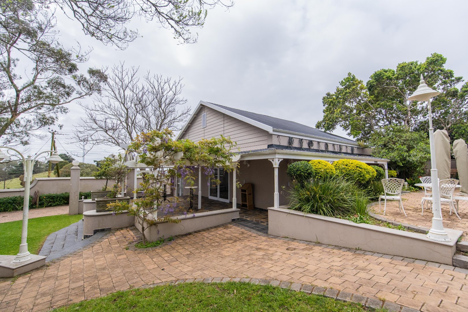 5 Bedroom House For Sale in Colleen Glen RE/MAX™ of Southern Africa