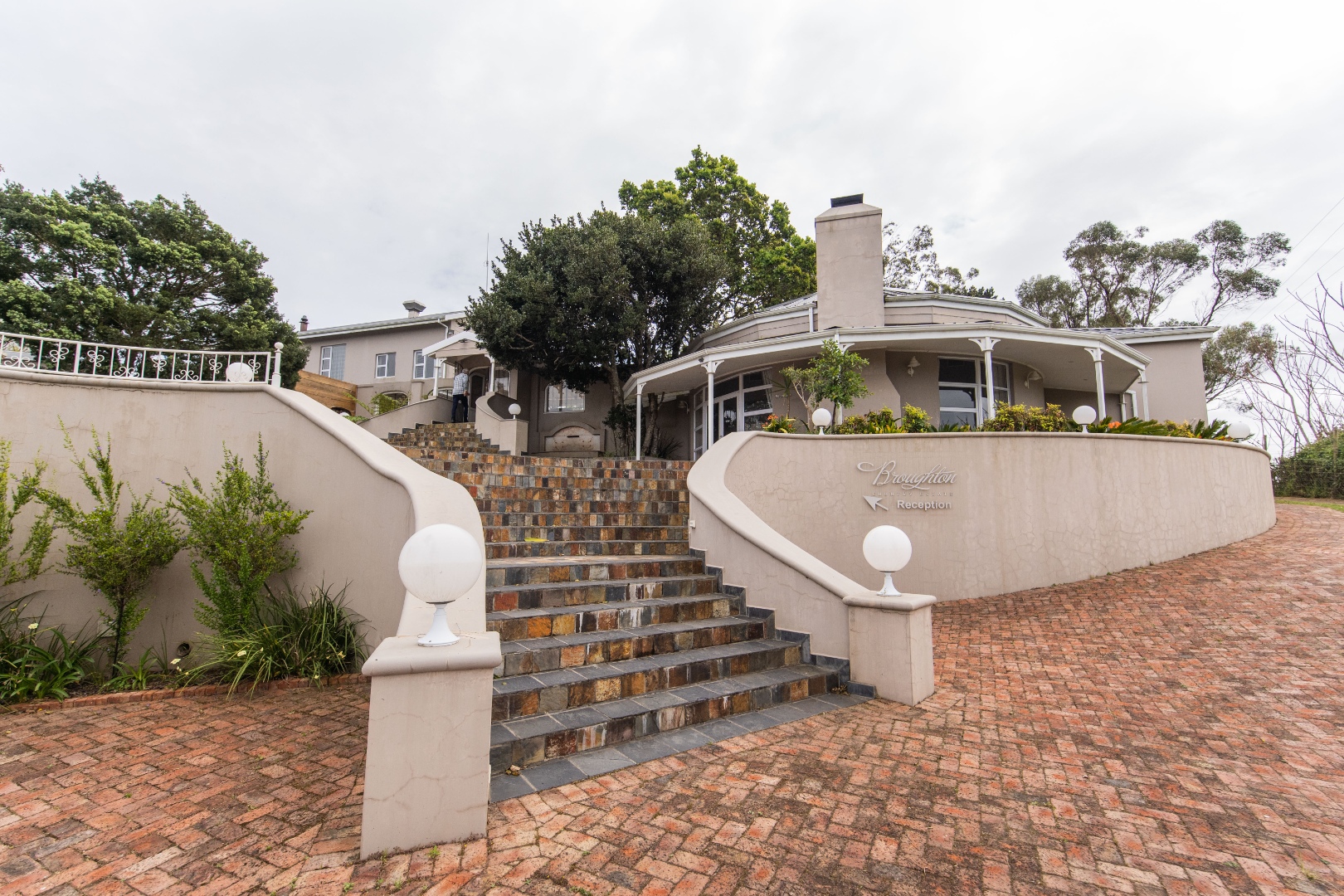 5 Bedroom House For Sale in Colleen Glen RE/MAX™ of Southern Africa