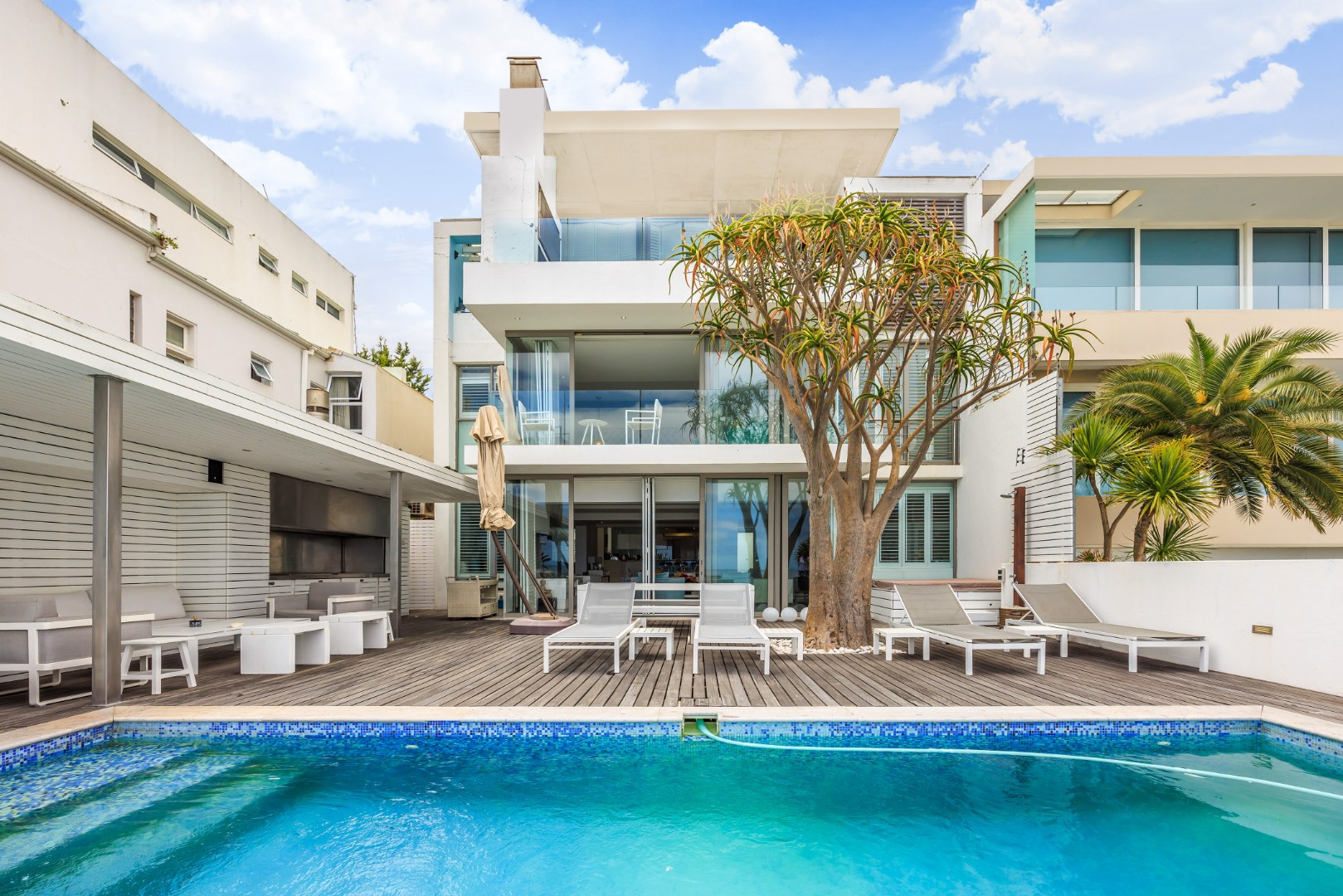 4 Bedroom House For Sale in Camps Bay RE/MAX™ of Southern Africa