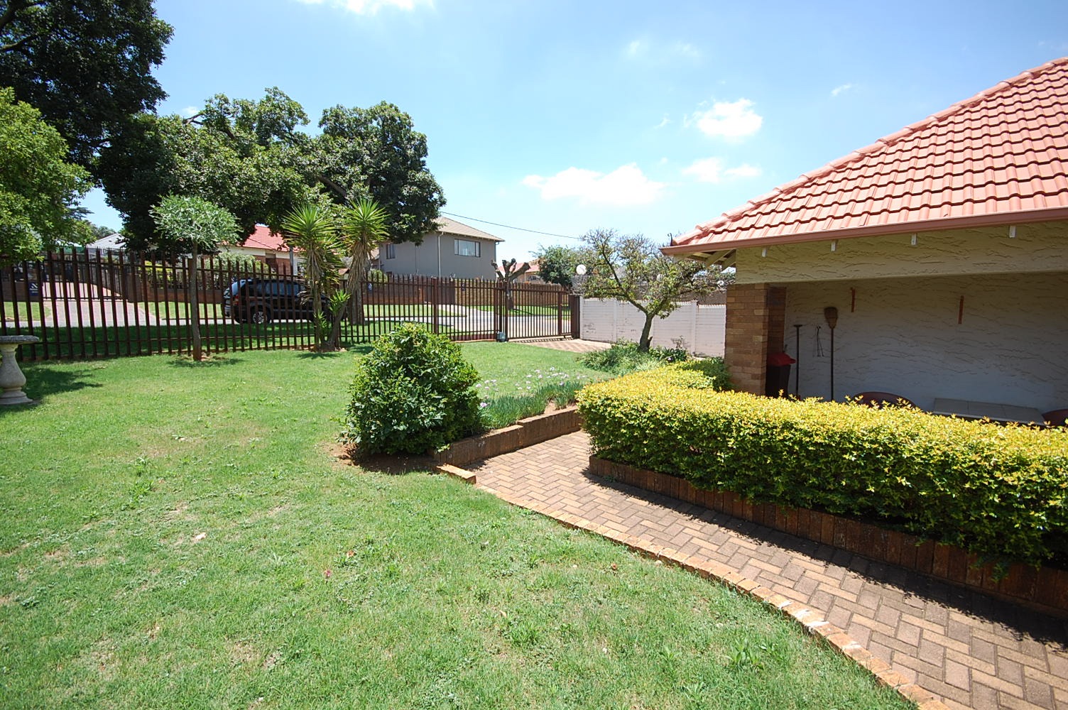 3 Bedroom House For Sale in Linmeyer RE/MAX™ of Southern Africa