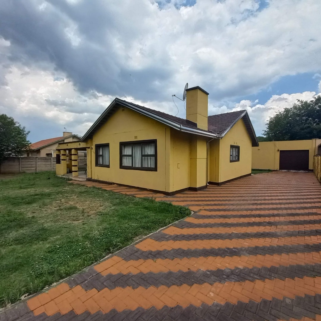 3 Bedroom House For Sale in Vanderbijlpark SE 1 RE/MAX™ of Southern