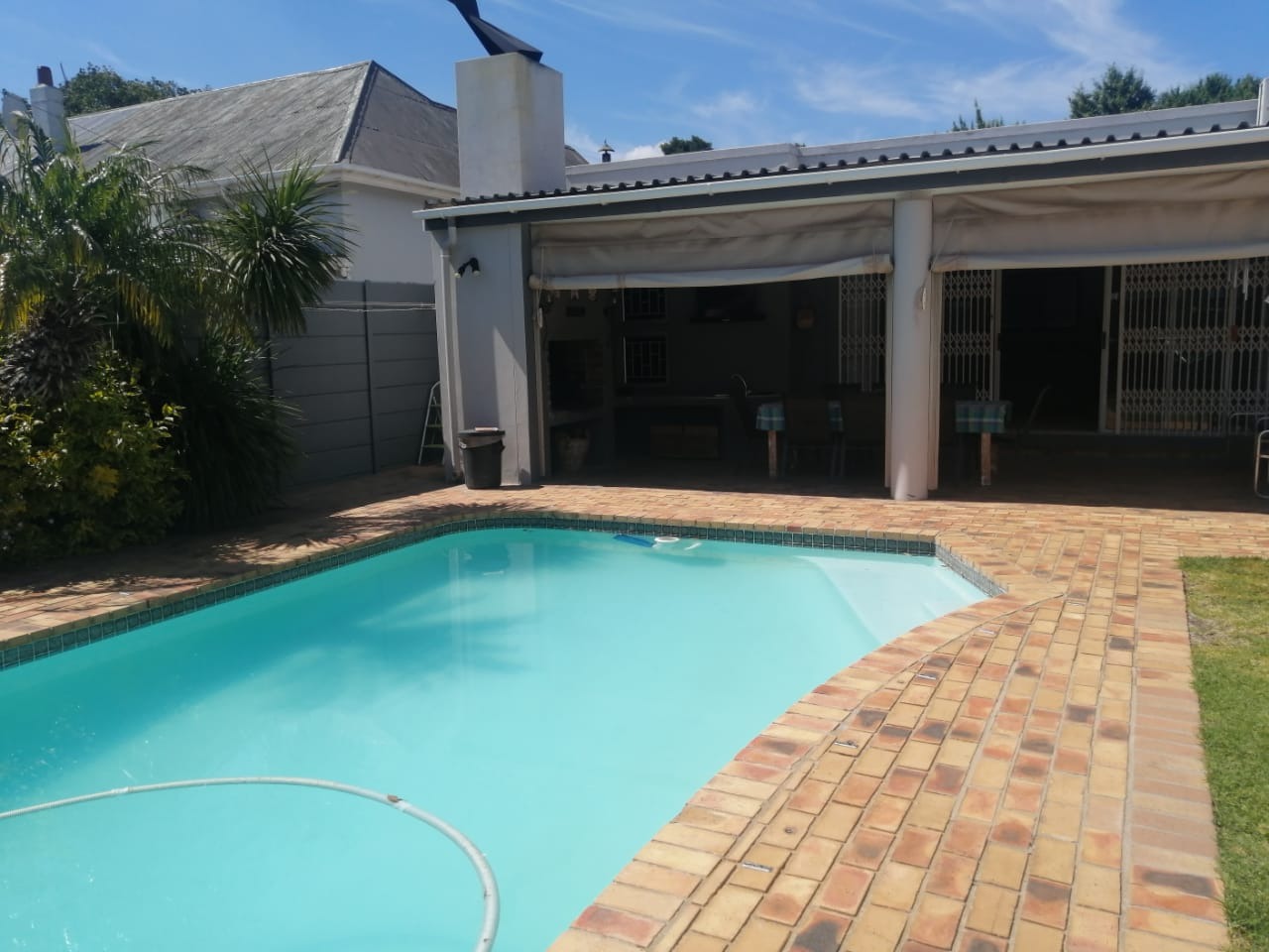 5 Bedroom House For Sale in Paarl Central West RE/MAX™ of Southern Africa