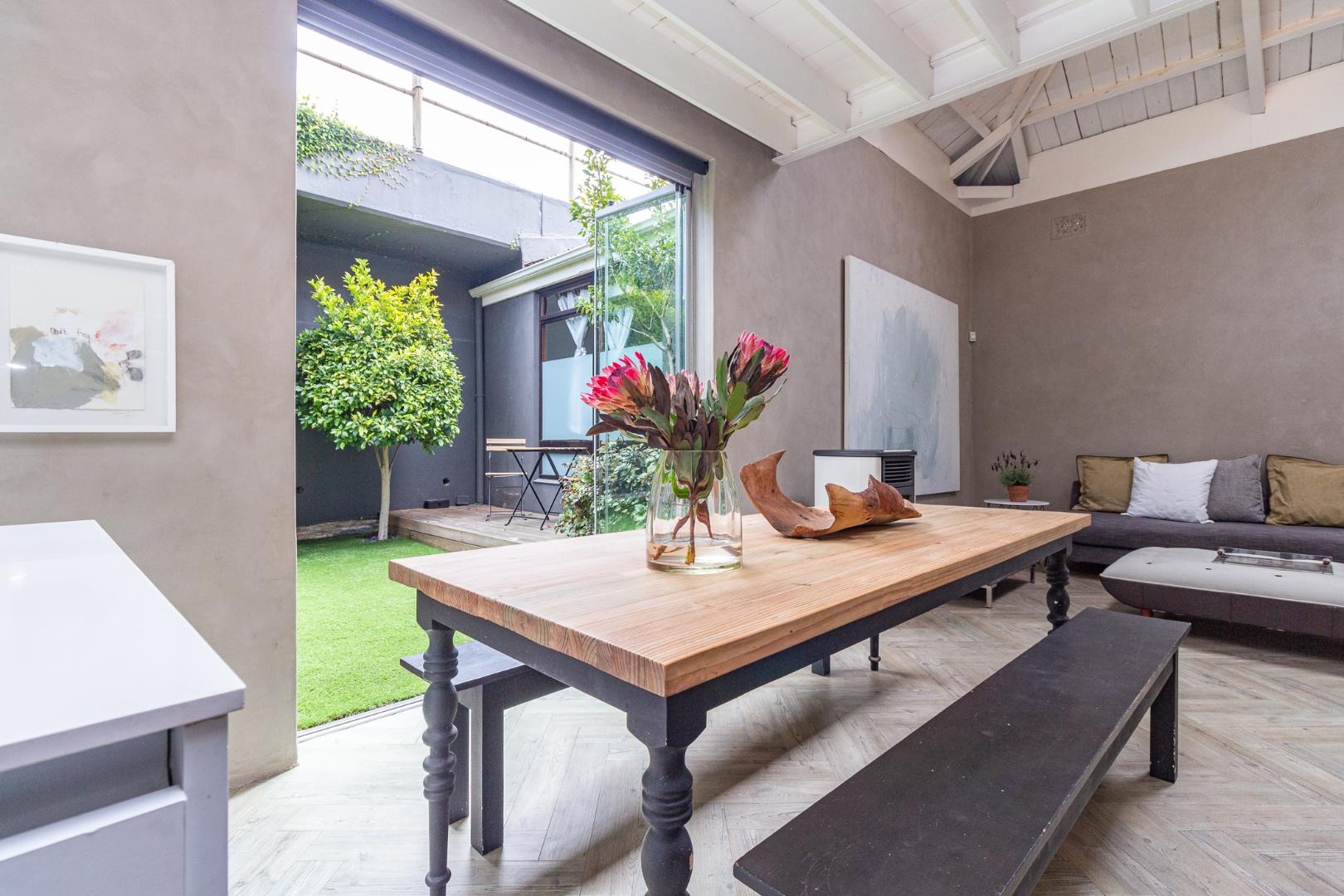 4 Bedroom House For Sale in Tamboerskloof RE/MAX™ of Southern Africa