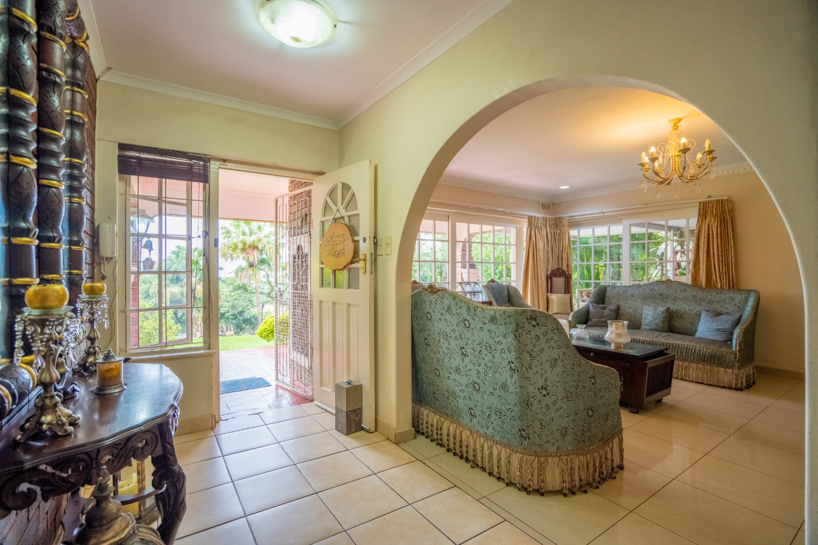 4 Bedroom House For Sale in Kloof RE/MAX™ of Southern Africa