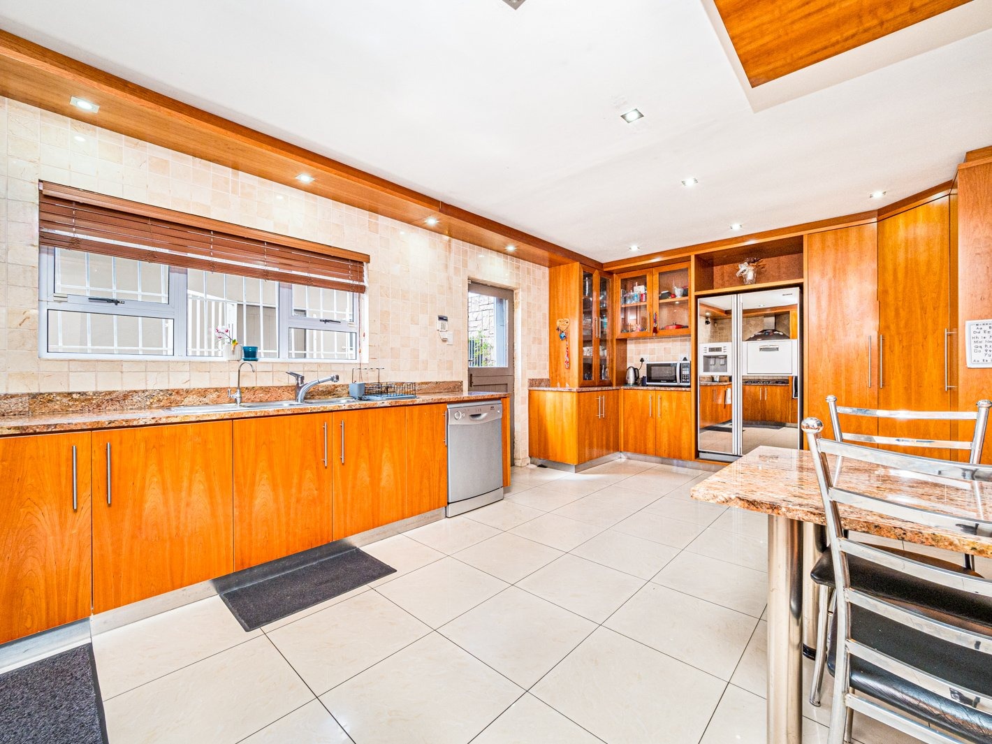 7 Bedroom House For Sale in Rylands RE/MAX™ of Southern Africa