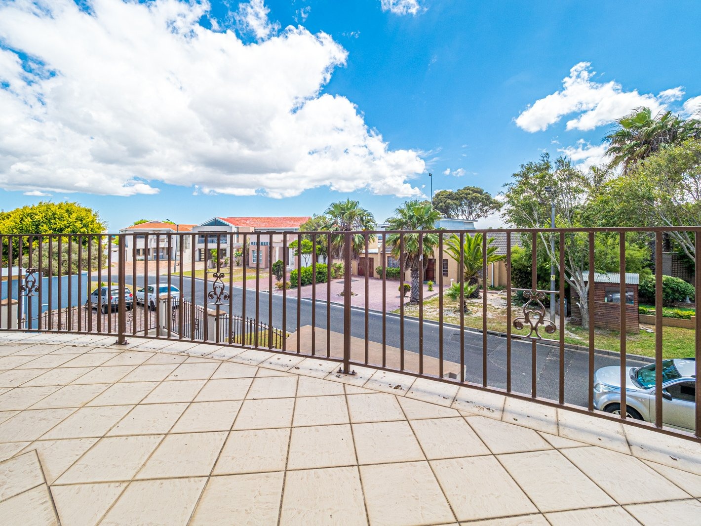 7 Bedroom House For Sale in Rylands RE/MAX™ of Southern Africa