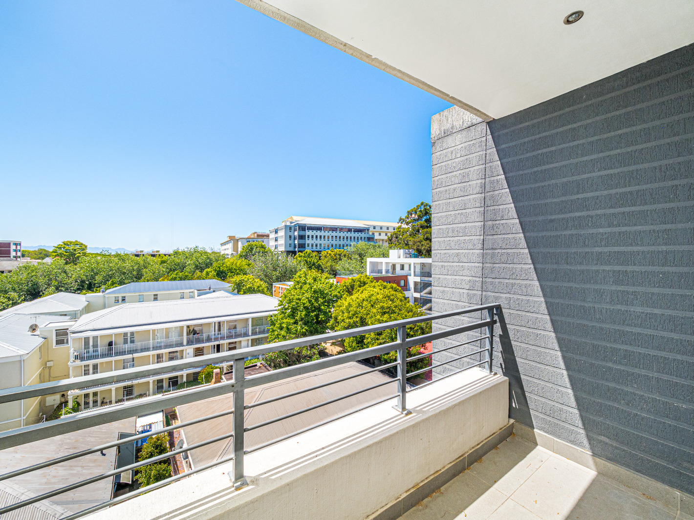 2 Bedroom Apartment / Flat For Sale in Rondebosch RE/MAX™ of Southern