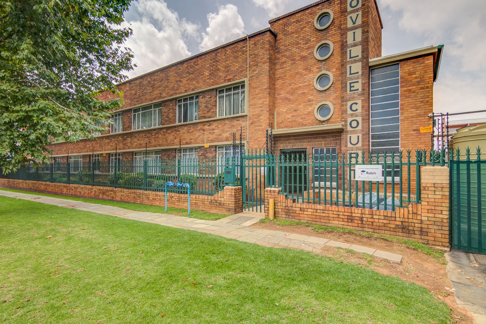 1 Bedroom Apartment / Flat For Sale in Benoni Central RE/MAX™ of