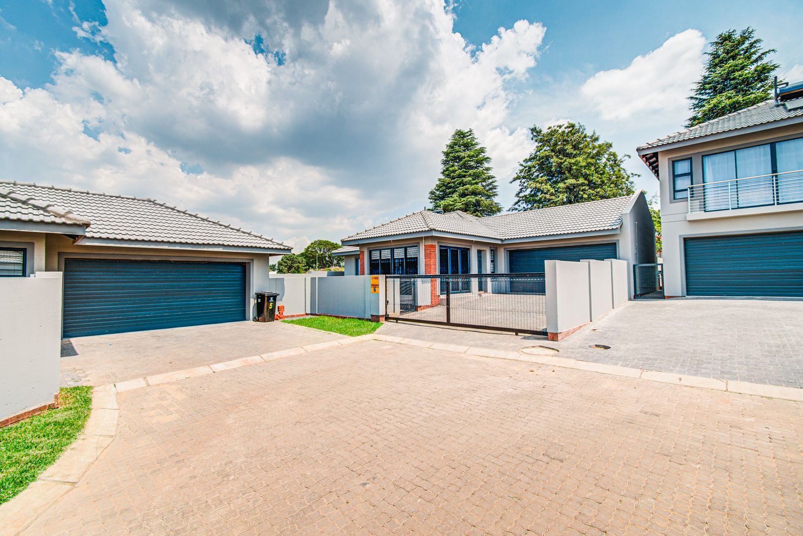 3 Bedroom House For Sale in Pomona AH RE/MAX™ of Southern Africa