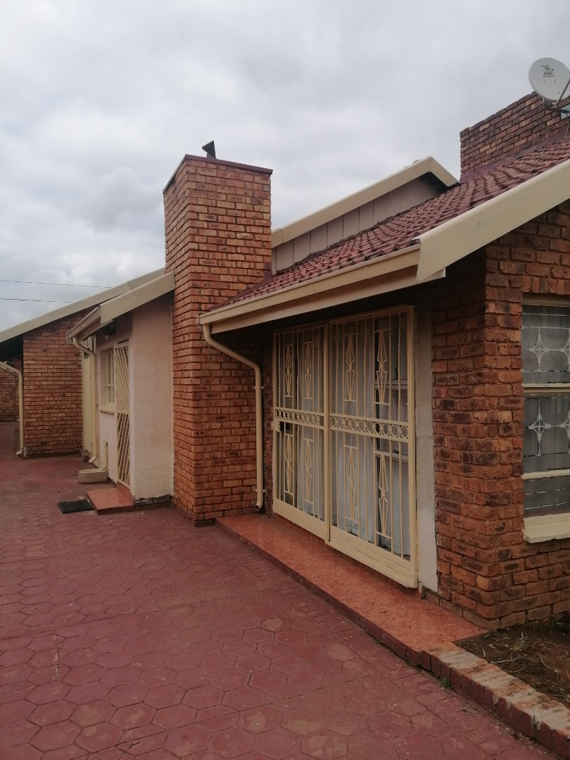 Stand For Sale Mamelodi at Sarah Guerra blog