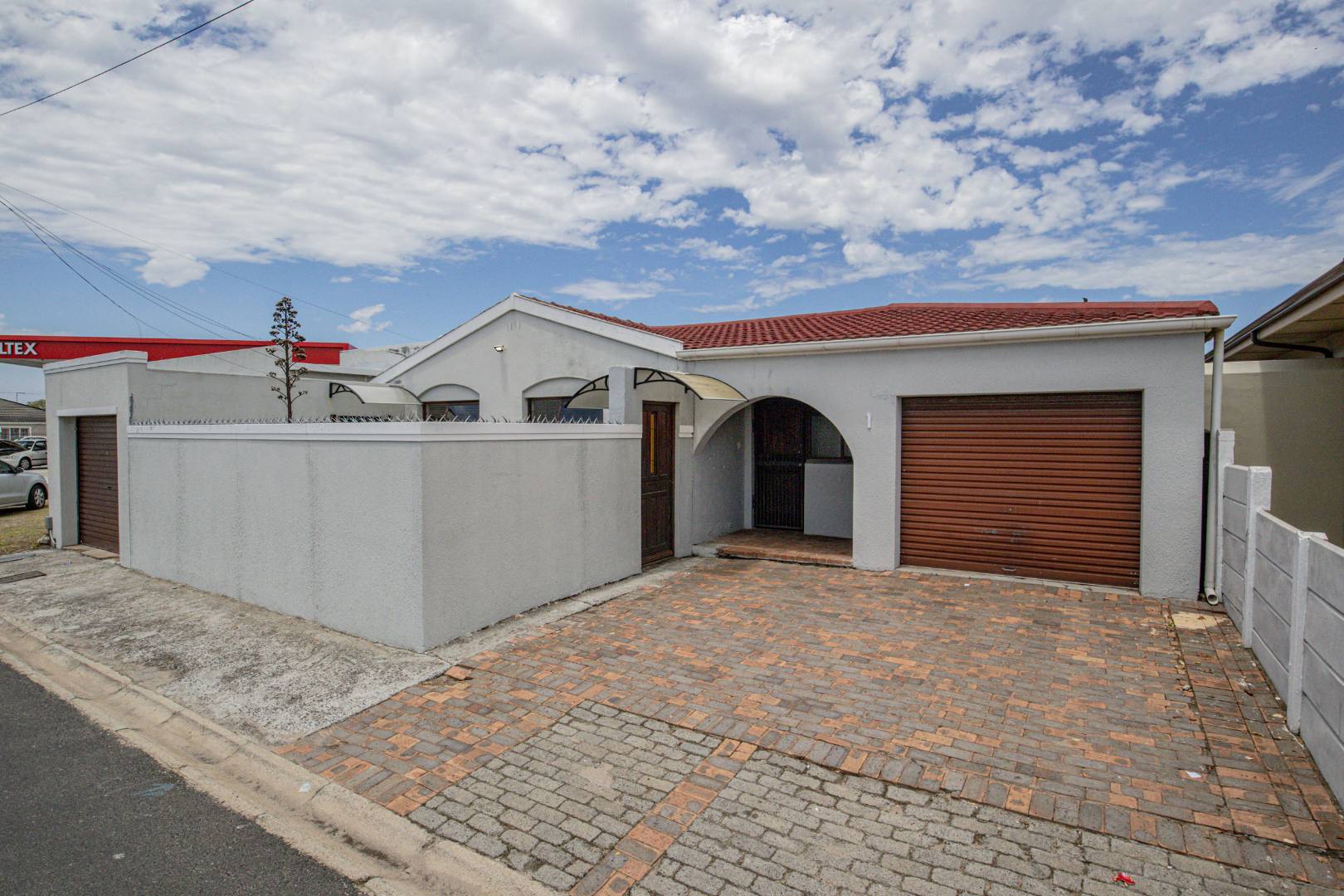 4 Bedroom House For Sale in Crawford RE/MAX™ of Southern Africa