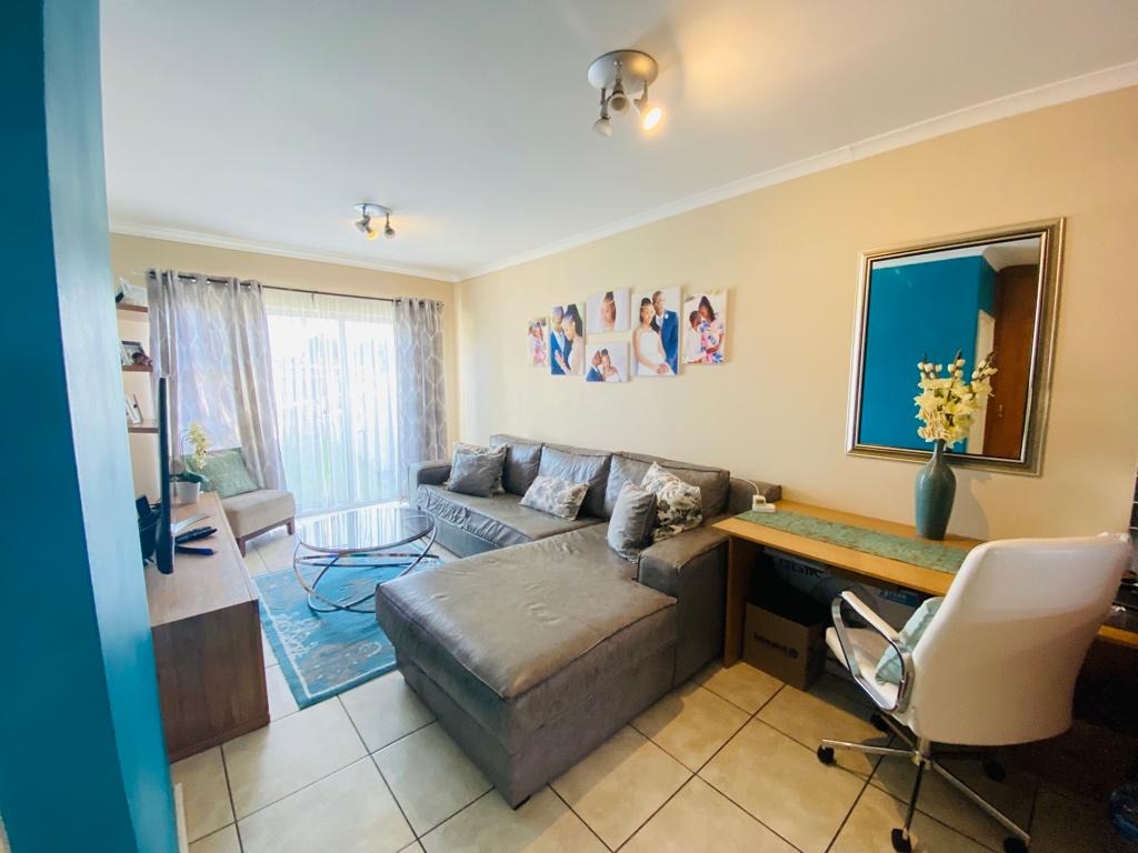 2 Bedroom Townhouse For Sale in Westering RE/MAX™ of Southern Africa