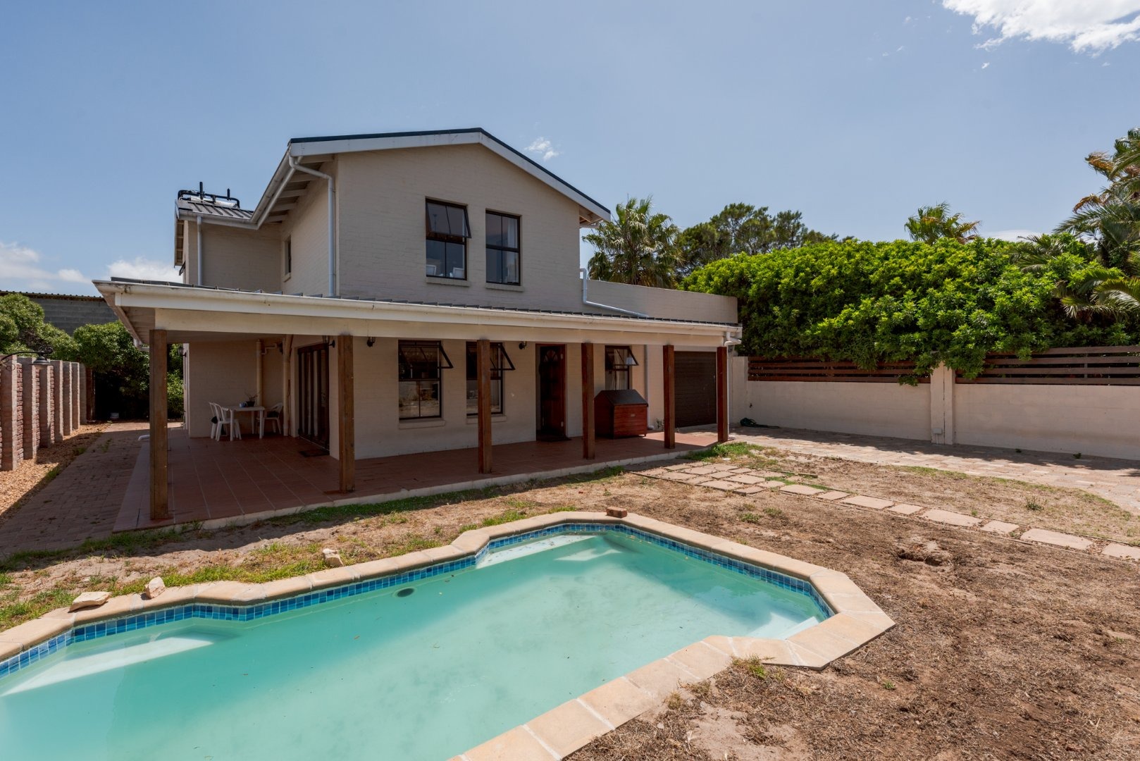 5 Bedroom House For Sale in Sunnydale RE/MAX™ of Southern Africa