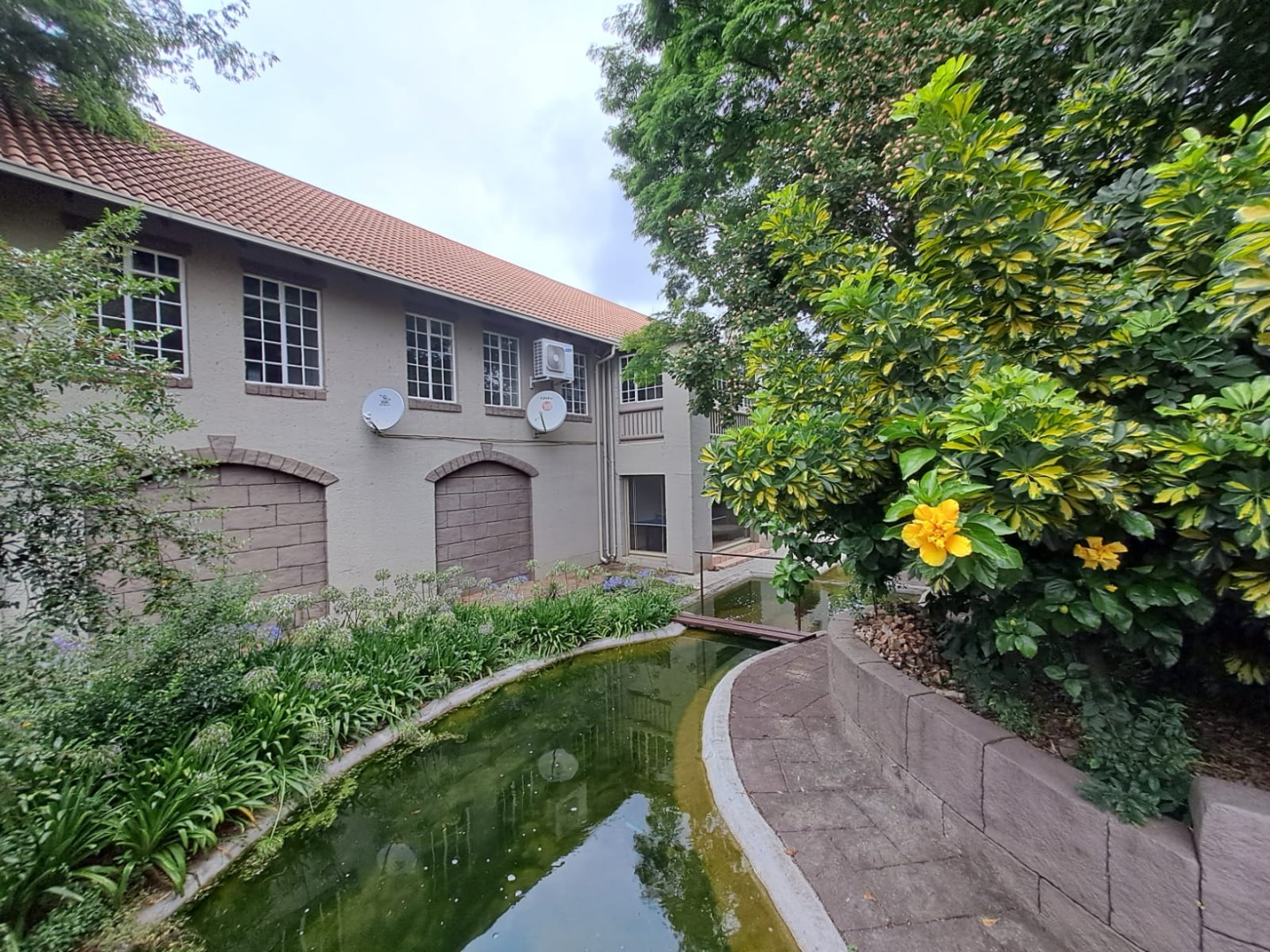 3 Bedroom Apartment / Flat To Rent in Faerie Glen RE/MAX™ of Southern