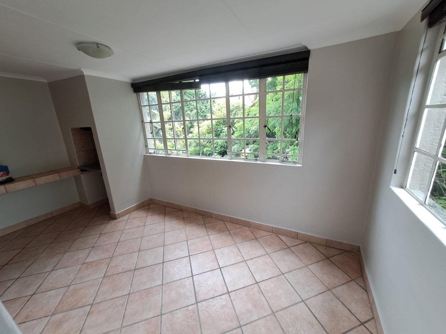 3 Bedroom Apartment / Flat To Rent in Faerie Glen RE/MAX™ of Southern