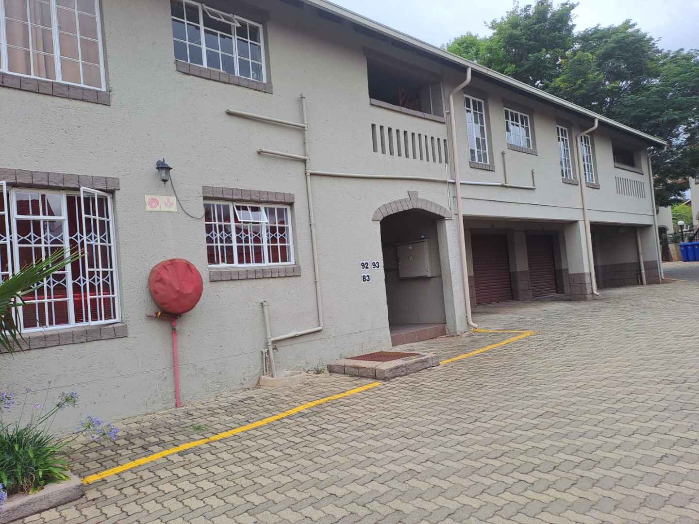 3 Bedroom Apartment / Flat To Rent in Faerie Glen RE/MAX™ of Southern