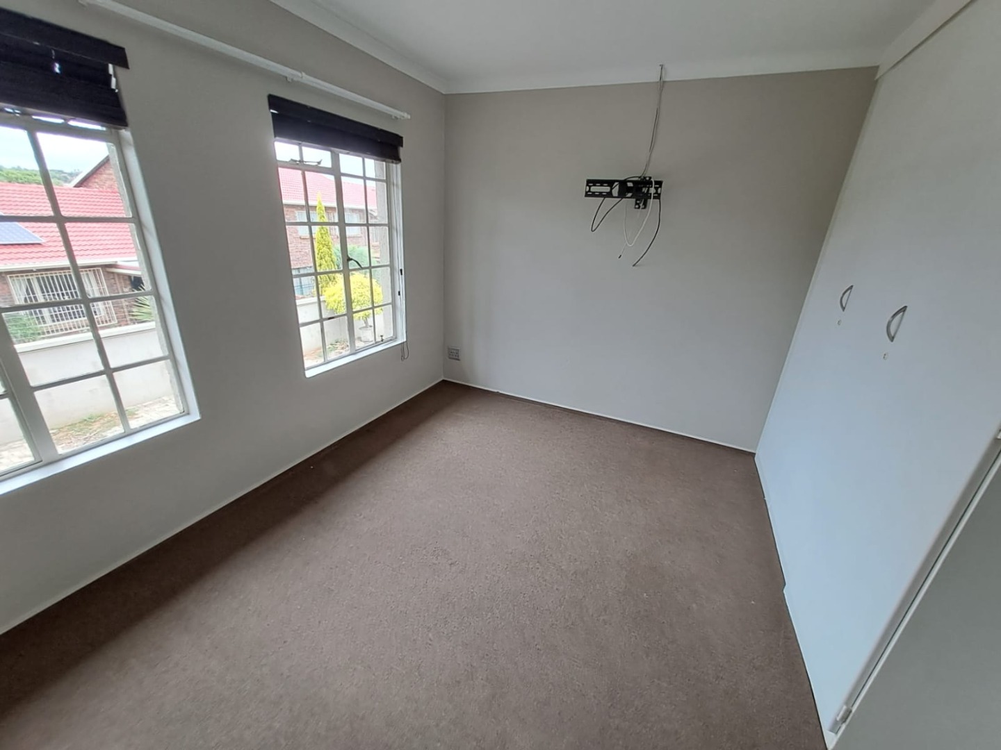 3 Bedroom Apartment / Flat To Rent in Faerie Glen RE/MAX™ of Southern