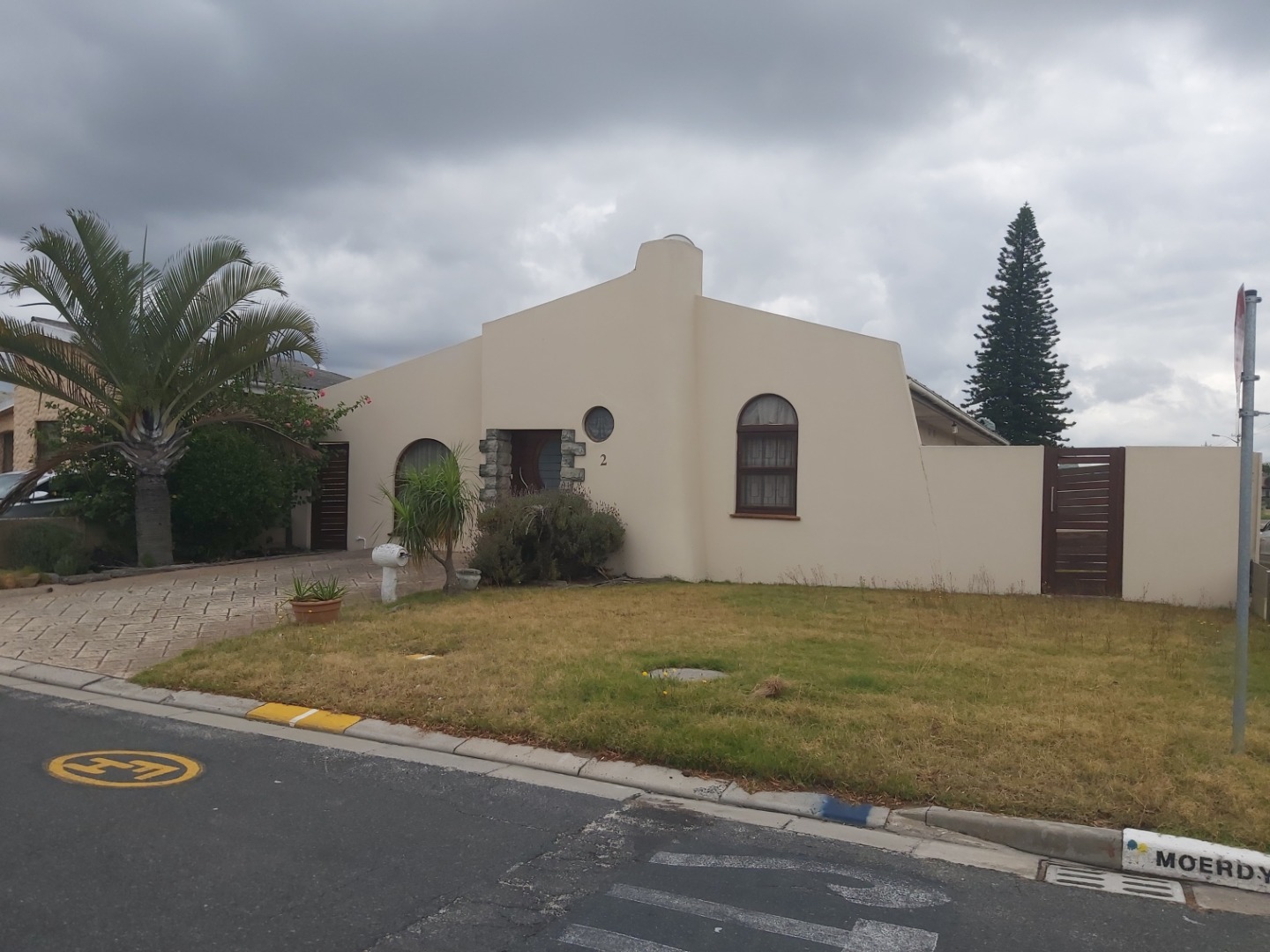 3 Bedroom House For Sale in Goodwood Park RE/MAX™ of Southern Africa