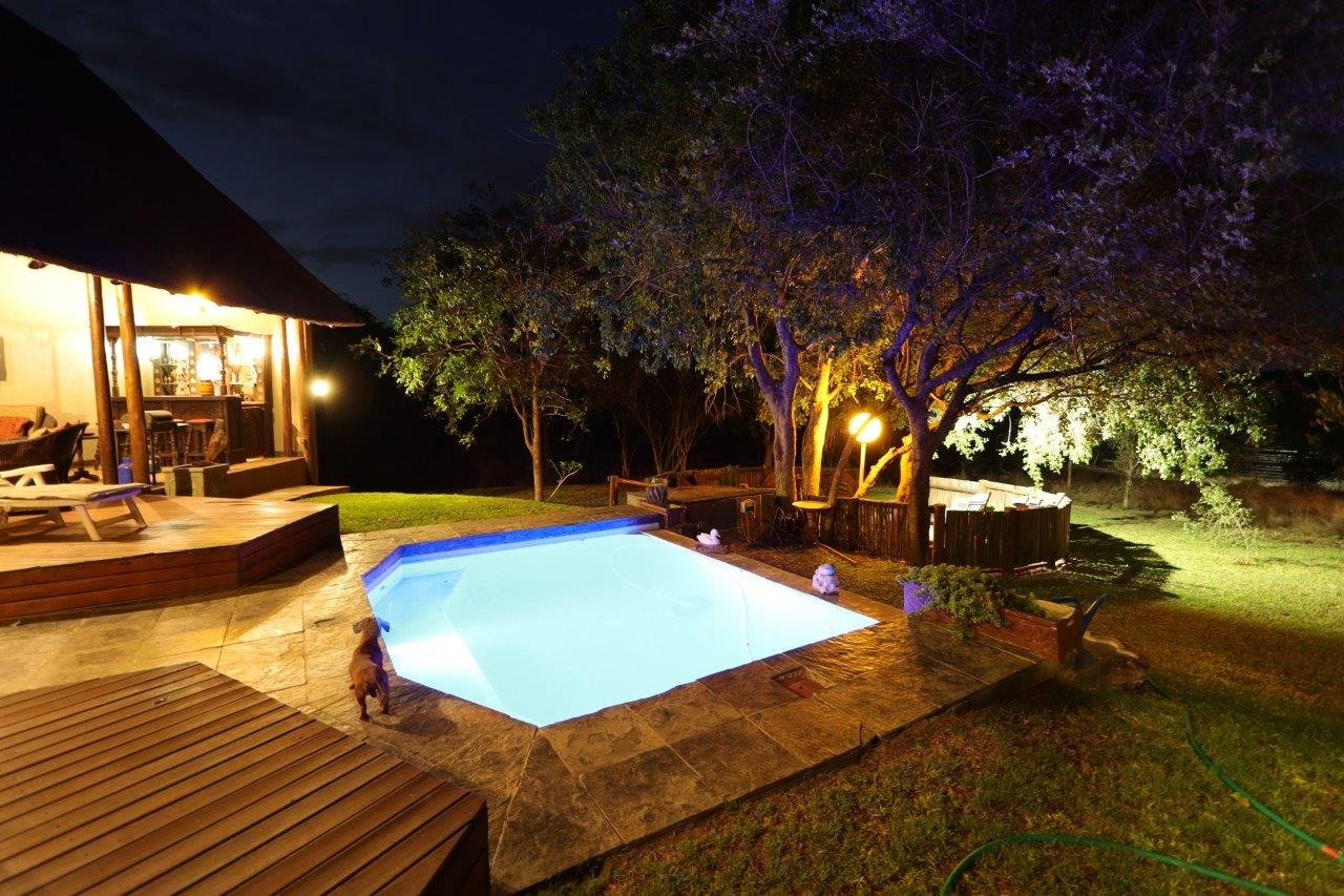 6 Bedroom House For Sale in Grietjie Private Nature Reserve RE/MAX