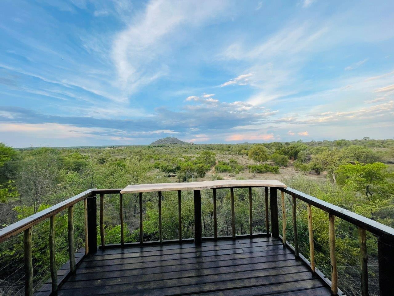 6 Bedroom House For Sale in Grietjie Private Nature Reserve RE/MAX