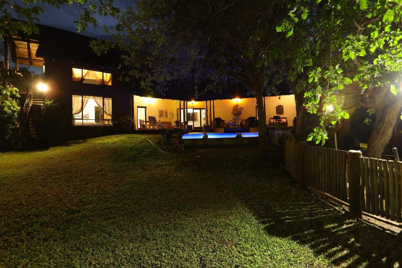 6 Bedroom House For Sale in Grietjie Private Nature Reserve RE/MAX