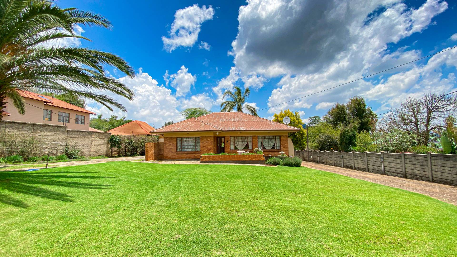 3 Bedroom House For Sale in Linden RE/MAX™ of Southern Africa