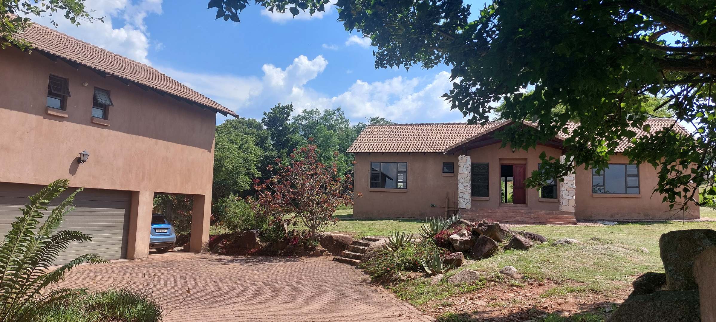 5 Bedroom House For Sale in Granite Hill RE/MAX™ of Southern Africa