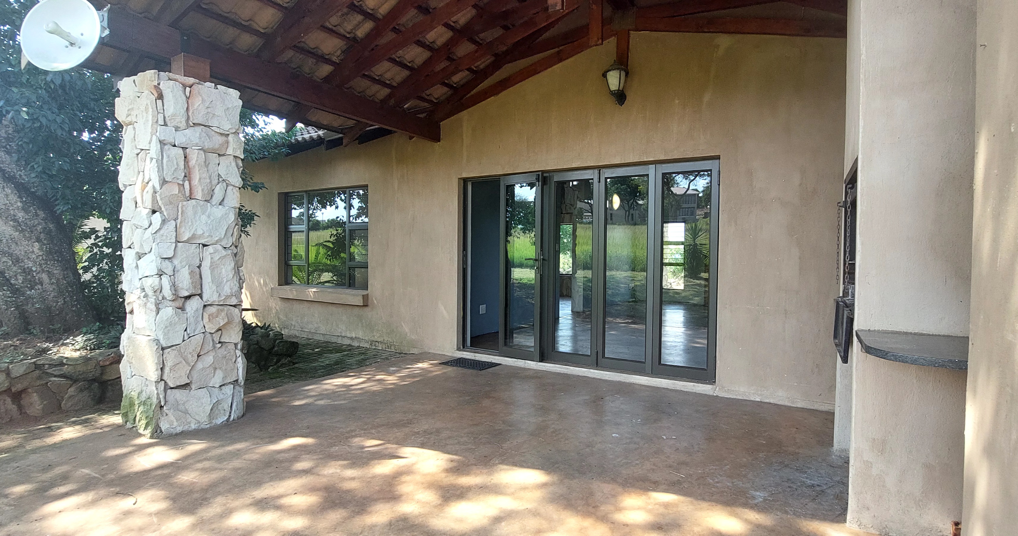 5 Bedroom House For Sale in Granite Hill RE/MAX™ of Southern Africa