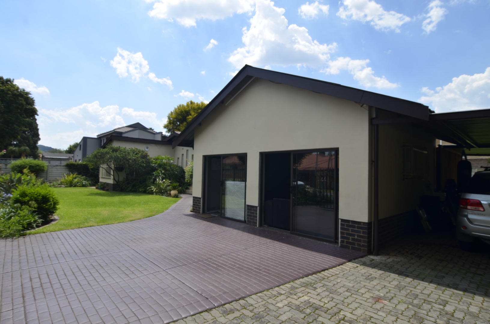 4 Bedroom House For Sale in Raceview RE/MAX™ of Southern Africa