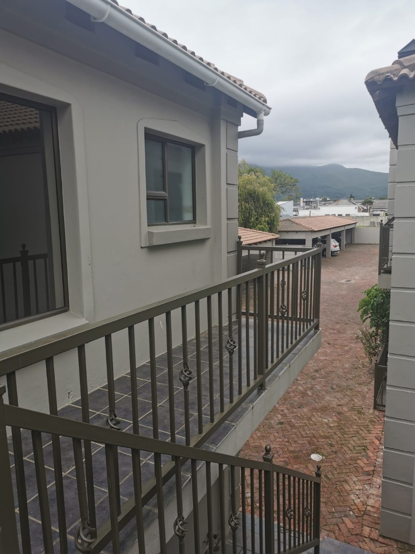 2 Bedroom Apartment / Flat For Sale in Central RE/MAX™ of