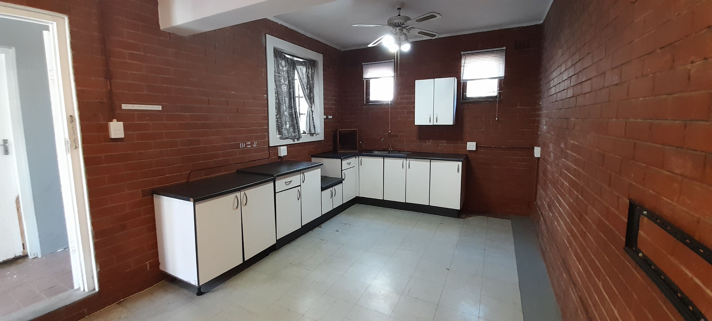 1 Bedroom Apartment / Flat To Rent in Glenwood RE/MAX™ of Southern Africa