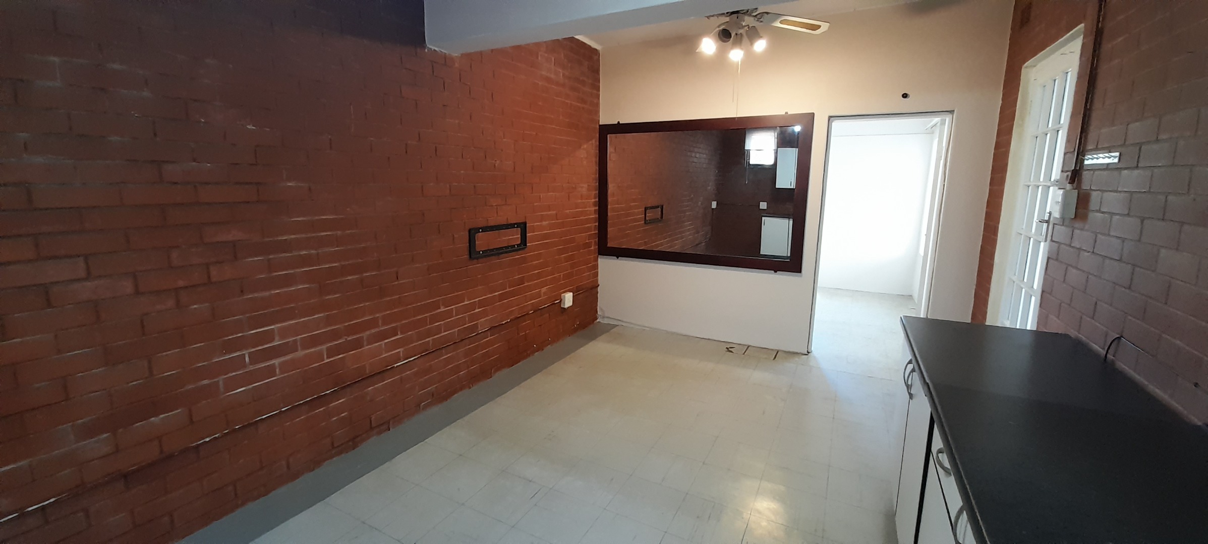 1 Bedroom Apartment / Flat To Rent in Glenwood RE/MAX™ of Southern Africa