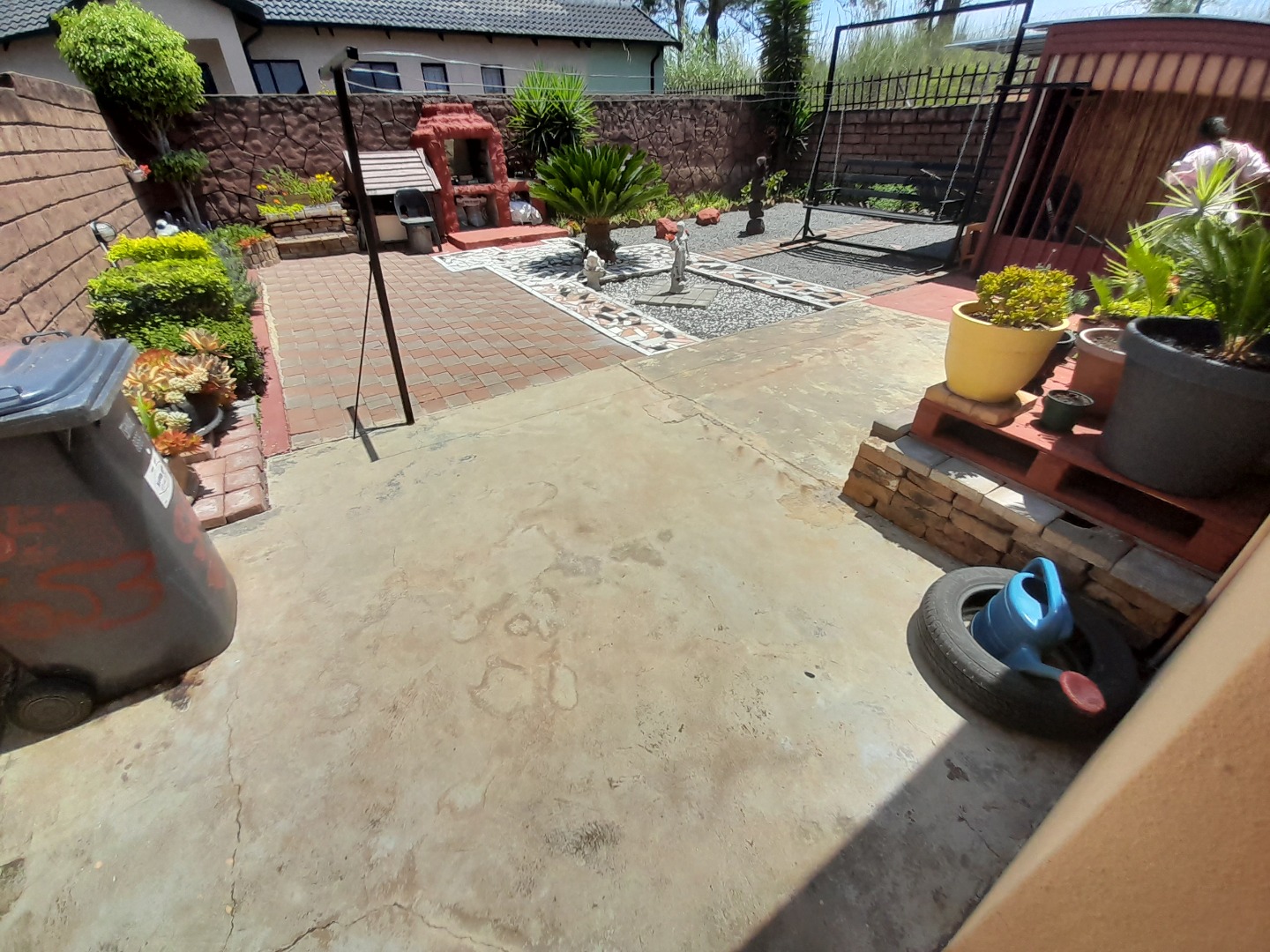 2 Bedroom House For Sale in Philip Nel Park RE/MAX™ of Southern Africa