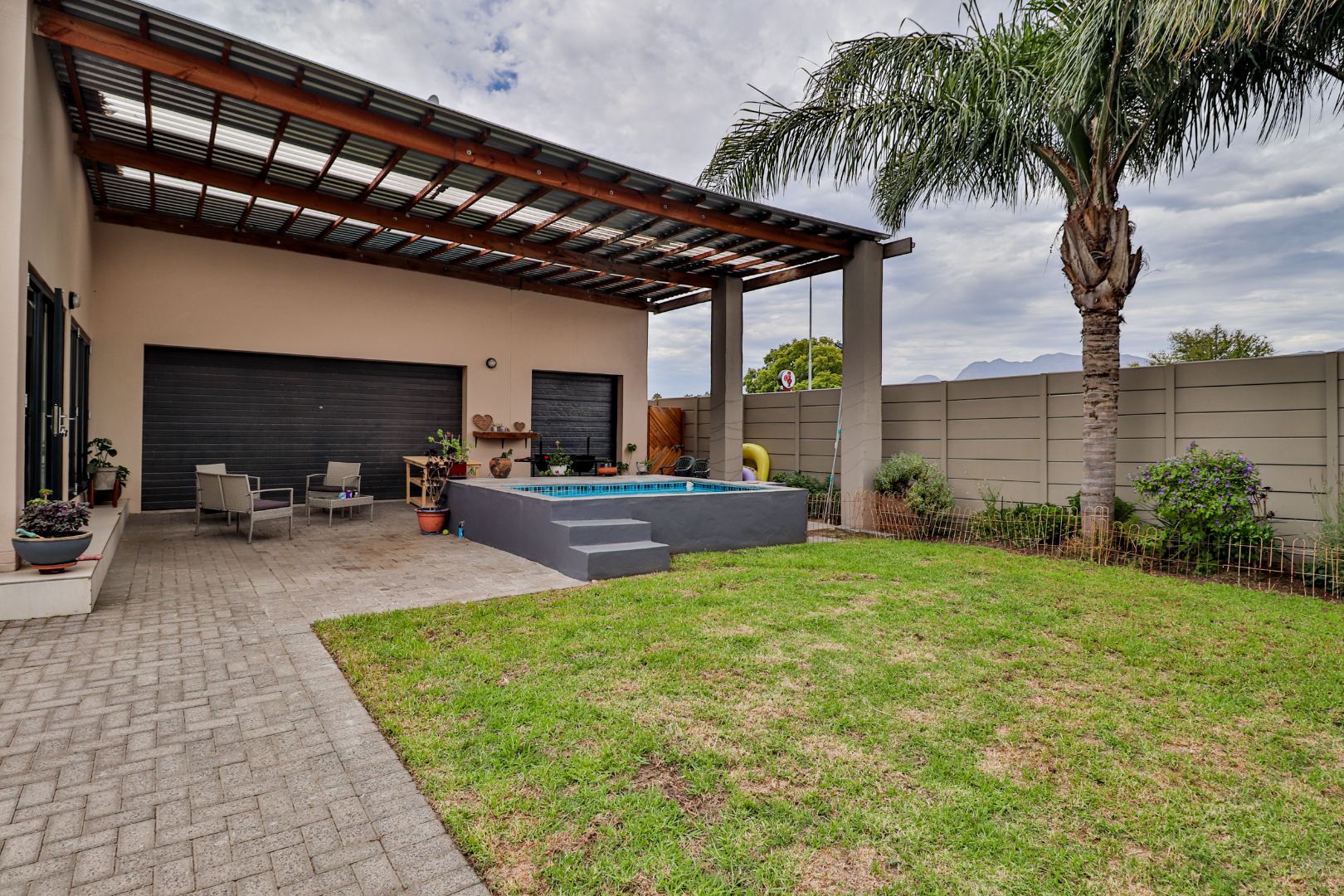 5 Bedroom House For Sale in Paarl Central RE/MAX™ of Southern Africa