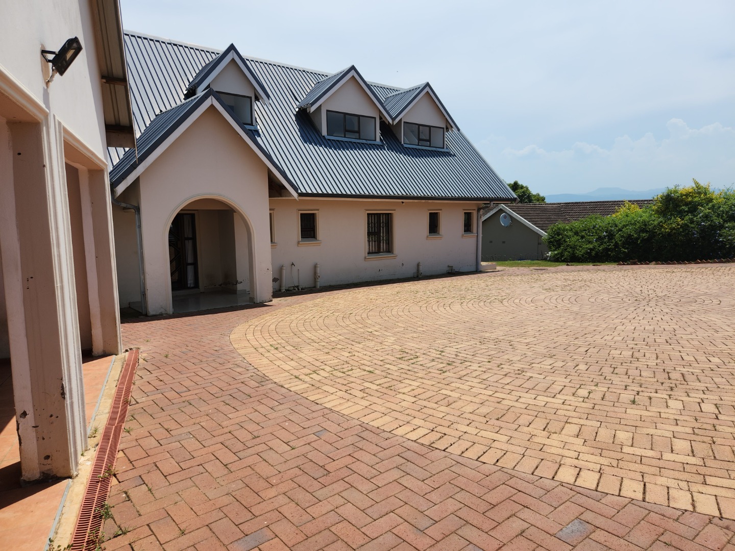 5 Bedroom House For Sale in Hayfields RE/MAX™ of Southern Africa