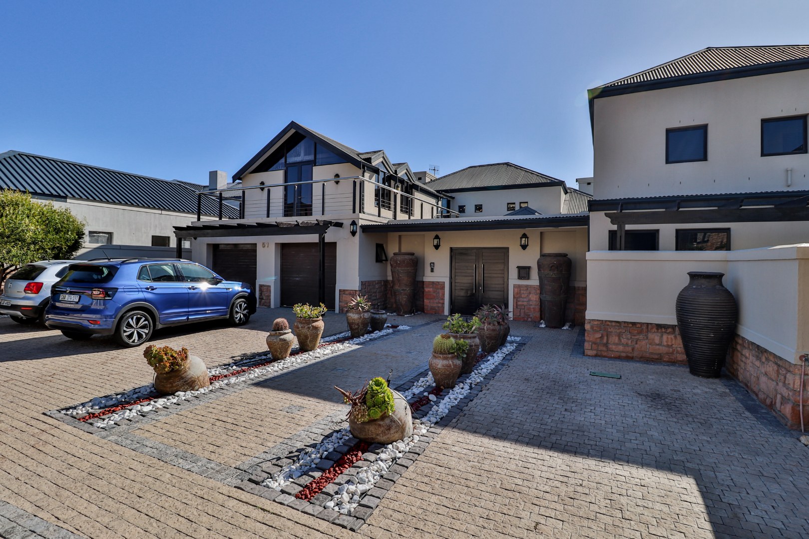 5 Bedroom House For Sale in Atlantic Beach Golf Estate RE/MAX™ of