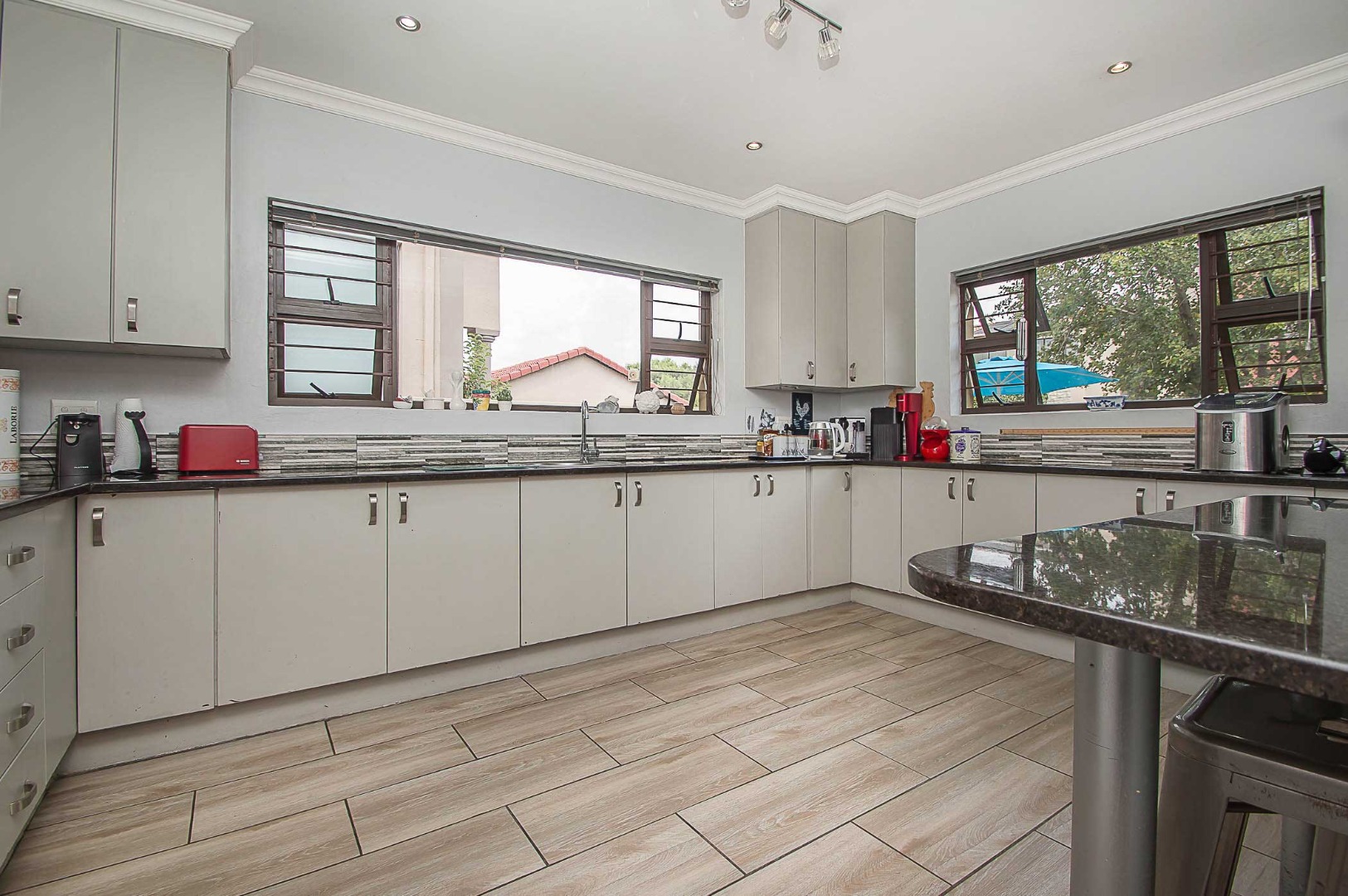 4 Bedroom House For Sale in Honeydew Ridge RE/MAX™ of Southern Africa