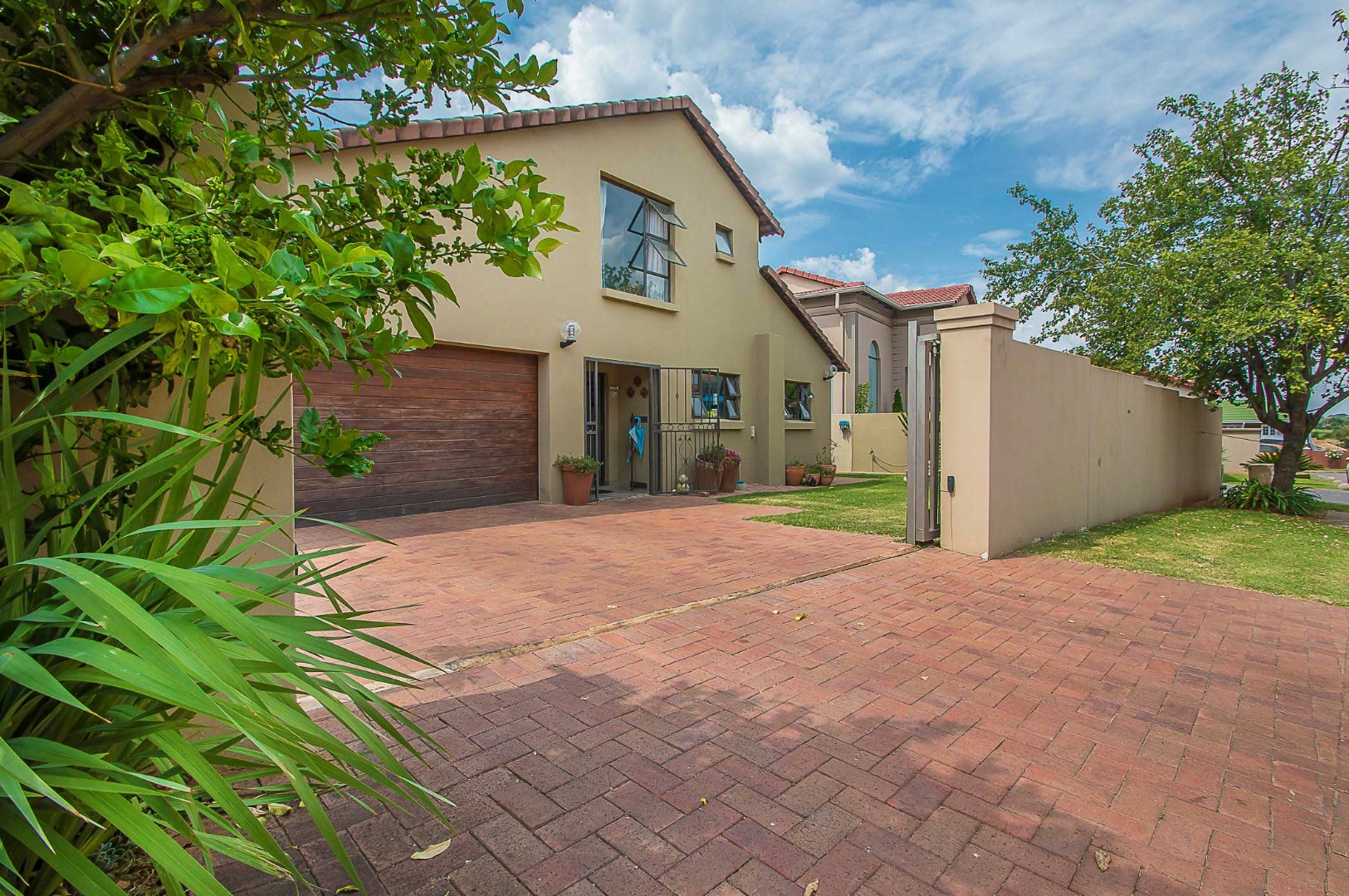 4 Bedroom House For Sale in Honeydew Ridge RE/MAX™ of Southern Africa