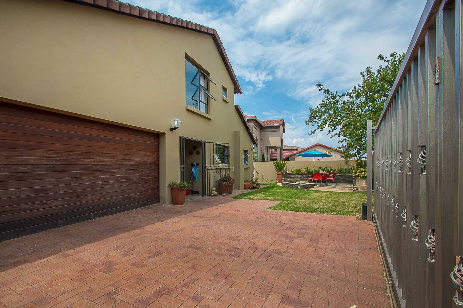 4 Bedroom House For Sale in Honeydew Ridge RE/MAX™ of Southern Africa