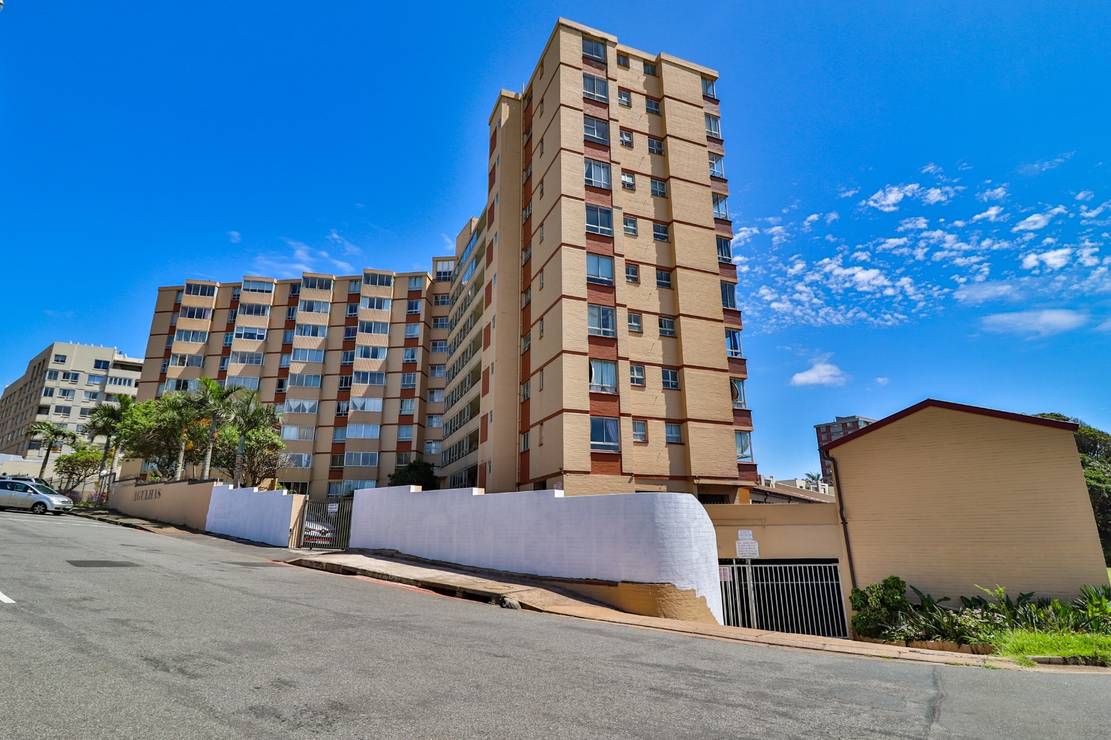 1 Bedroom Apartment / Flat For Sale in Amanzimtoti RE/MAX™ of Southern Africa