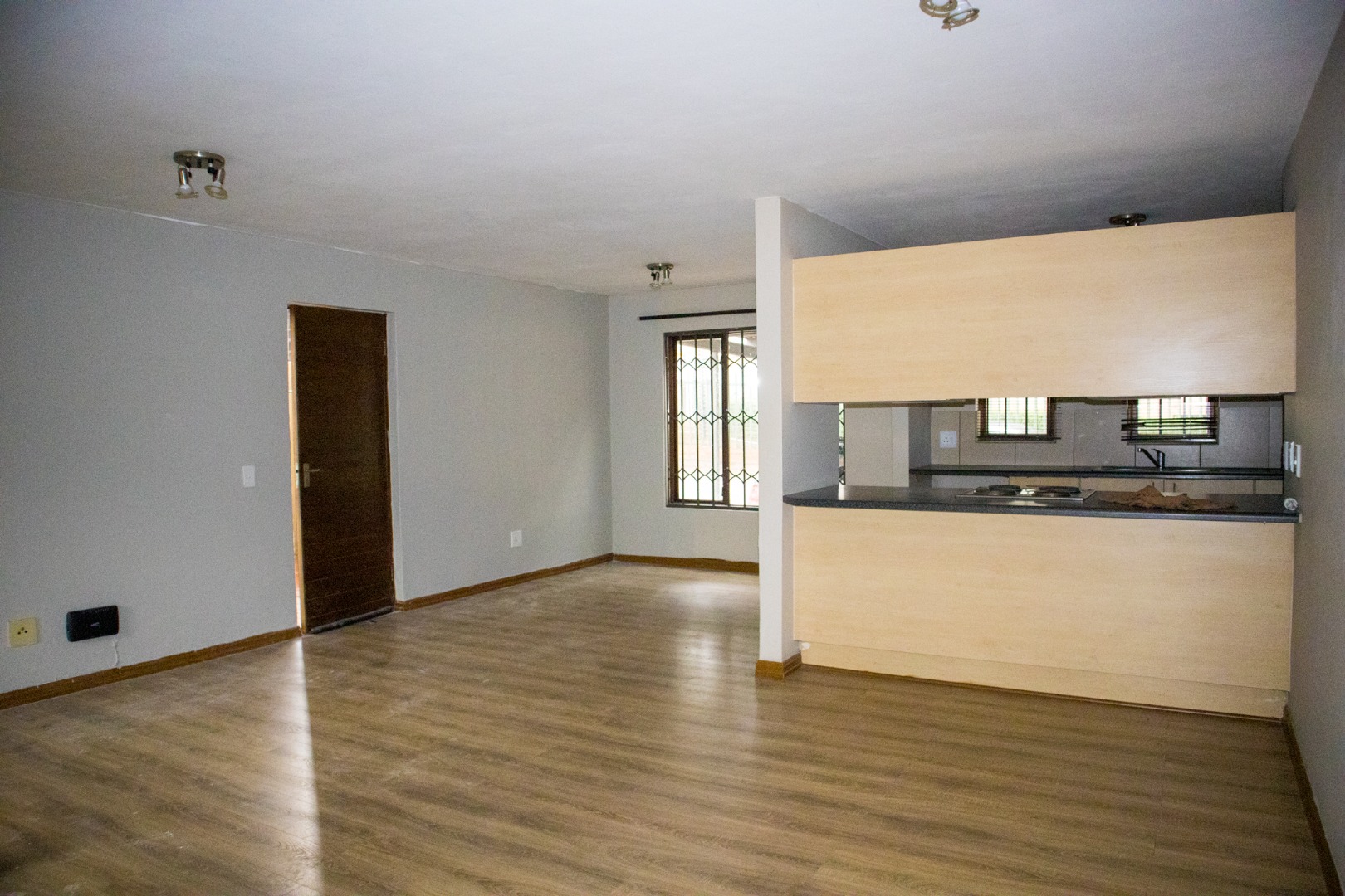 2 Bedroom Townhouse To Rent in Waterfall Heights RE/MAX™ of Southern