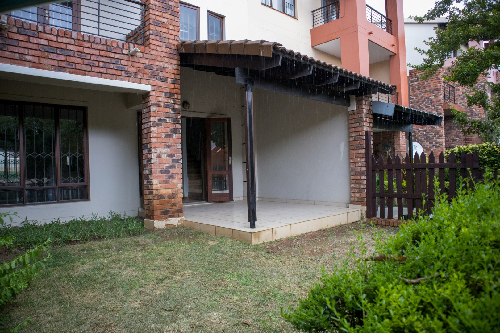 2 Bedroom Townhouse To Rent in Waterfall Heights RE/MAX™ of Southern