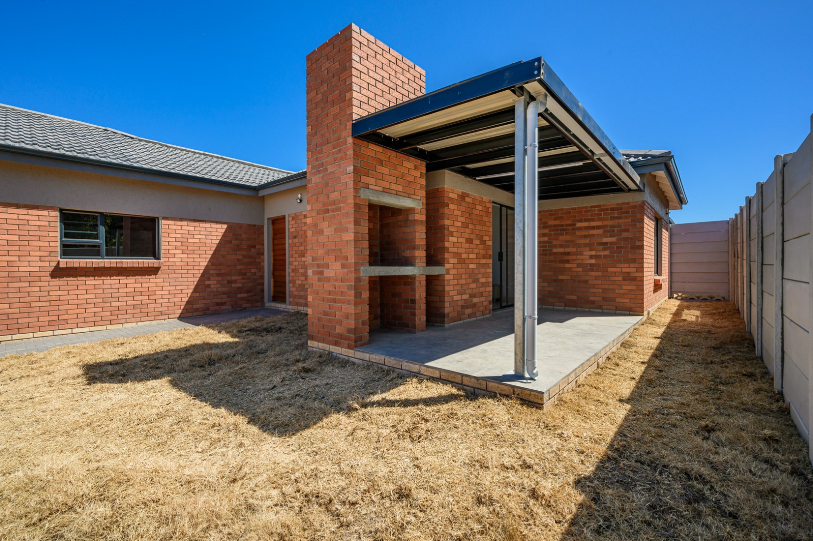 3 Bedroom House For Sale in Fairview RE/MAX™ of Southern Africa