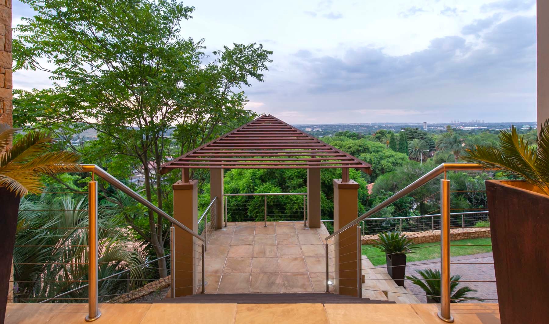 4 Bedroom House For Sale in Bedfordview RE/MAX™ of Southern Africa