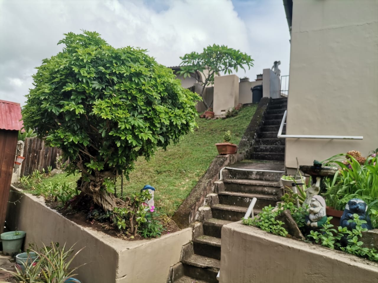 4 Bedroom Townhouse For Sale in Malvern RE/MAX™ of Southern Africa